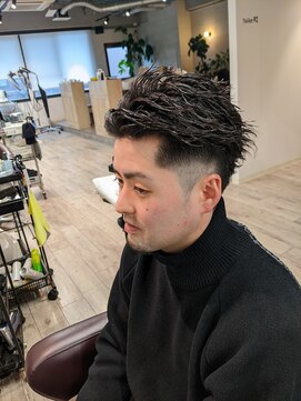 コワファーストナガサキシャンプーボーイ(COIFF1RST NAGASAKI SHAMPOO BOY) ショートアップバング×ツイストスパイラルパーマ