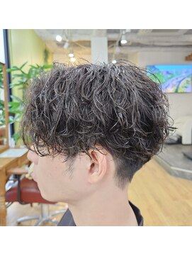 タスクヘアー(task hair) ケアパーマツイストスパイラル×センターパート刈り上げショート