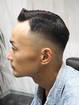 ヨシザワインク プレミアム 横浜 桜木町店(YOSHIZAWA Inc. PREMIUM) 王道バーバー七三スタイル/スキンフェードアイロンパーマ