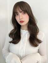 ローネス(LONESS)&nbsp;巻き髪も可愛いレイヤーカットと大人気のベージュカラー