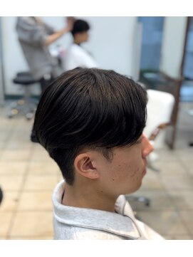 ディータ(Dita) 癖毛でもセンターパートにできます！曲がる縮毛矯正！