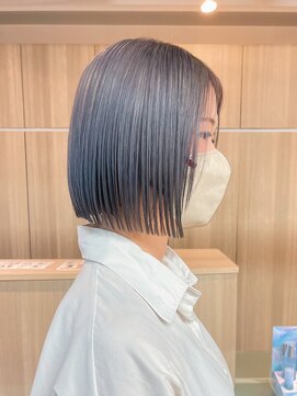 ラヴィエール(LAVIERE by R-EVOLUT) 切りっぱなしボブ/ブルーシルバー【柏・柏駅】