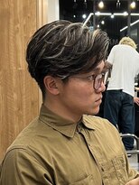 ハイライトセンターパートメッシュダブルカラーツーブロック