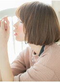 mod's天神/くすみベージュ前下がり切りっぱなしぱっつんボブa