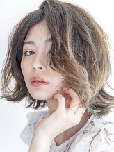 ビューティーアンドケアカロン(Beauty and Care CALON)&nbsp;透け感の中に品の良さ感じるヌーディーベージュボブ