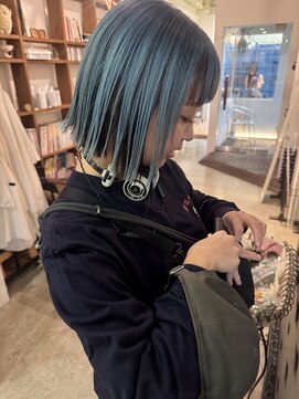 バローチェ 大阪 堀江(Barouche) 【Barouche/中島綾子】 アンブレラカラー ボブ ブルー 堀江