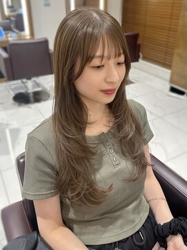 ザザ ZA/ZA 目白 レイヤーカット×オリーブベージュ/顔周りカット/赤み消しカラー