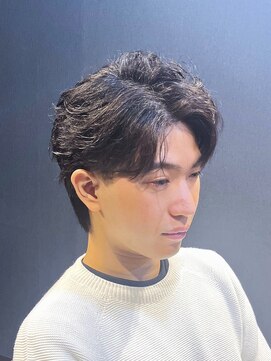 ビーダンディー(Bee dandy) ビジネスショートウルフ フェザーパーマ センターパート