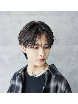 toto hair【トト ヘアー】の写真/カジュアルで洗練されたメンズヘア。シルエット設計にこだわったパーマで仕事の日も浮かない絶妙なこなれ感