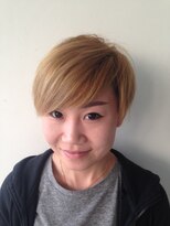 フェリシータ 緑地公園店(felicita)&nbsp;無造作ルーズな斜めバング♪ハイトーン刈り上げラウンドボブ