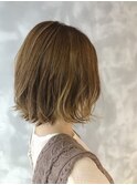 切りっぱなし外はねボブ