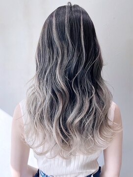 アルバム 銀座(ALBUM GINZA) ホワイトグレーハイグラ_フリンジウェーブセシルカット_ba301761