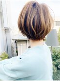 大人可愛い前髪長めのひし形耳掛けショートボブ30代40代50代