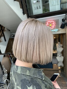 ラフ 難波店(LAFF) #黒髪#ボブルフ#ネビージュ#小顔#ワンレン