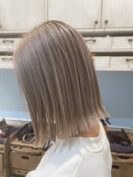 エイミーバイネオリーブ(amy by neolive) ホワイトグレージュ☆ぱっつんロブ！木場