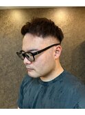 スキンフェード×短髪アップバング