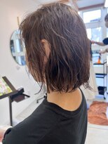 グリ(GURI)&nbsp;ナチュラルな立体感アップのクリームパーマスタイル