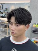 無造作ニュアンスパーマセンターパートツーブロックメンズパーマ