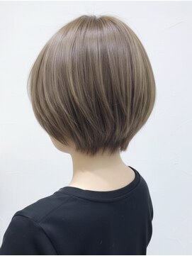 レウナ 外苑前(Reuna) 30代40代大人可愛いショートボブ　大人ショート　ひし形ショート