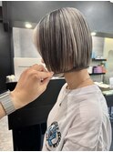 ホワイトベージュ/ローライト/切りっぱなしボブ