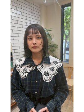 シフト(SHEEFT) 顔周りカット韓国風ヘアオリーブカラーひし形美シルエット