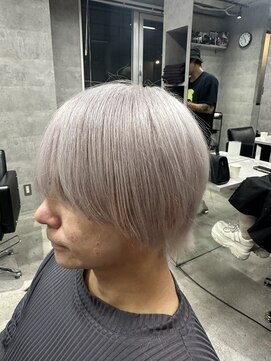 ルイス(L'wis) ホワイトカラー♪ウルフマッシュヘア♪朝長