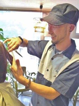 アラマナ(alamana)の写真/なりたい髪形が決まってなくても大丈夫！東京の有名Salonで磨き上げた腕で、お任せオーダー殺到！