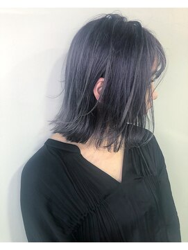 クラン(clan) 大人かわいいアッシュブラウンセンターパートショートボブ