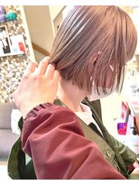 ヒビヲ(HIBIO)&nbsp;ダブルカラーベージュカラーハイトーンカラーケアブリーチボブ