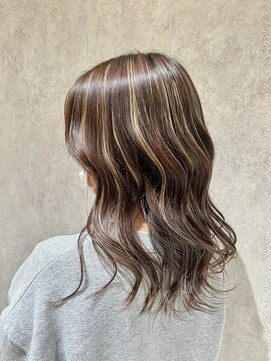 ザブリッジ(the Bridge) グレージュハイライト×セミロング