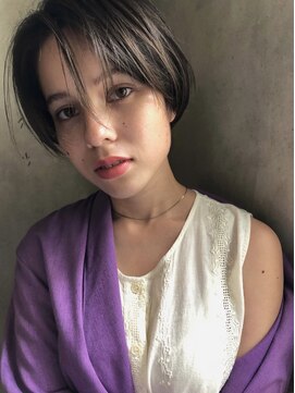 アンバー(AMBER) 透け感柔らかショート＊