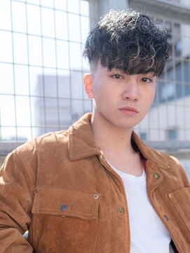 ハバナ 新宿(HAVANA) ソフトツーブロック/刈り上げ/センターパート/ツイスト/ビジネス