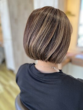 リブ(Riv.) 白髪ぼかしカラー+ボブ