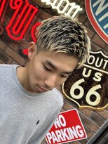 ムア(MUA) フェードカット アップバング