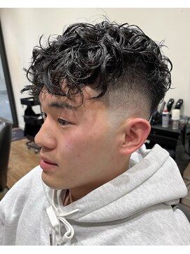 チルチェア ノースエリア 高円寺店(CHILL CHAIR north area.) スペインカール<高円寺> <理容室> <バーバー>