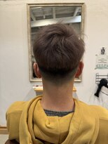 エルモ(ELMO)&nbsp;フェードカットとブリーチカラー