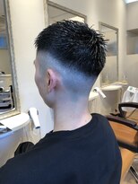 アルマ(ALMA)&nbsp;バーバースタイルクロップスタイルフェードカット黒髪短髪ボウズ