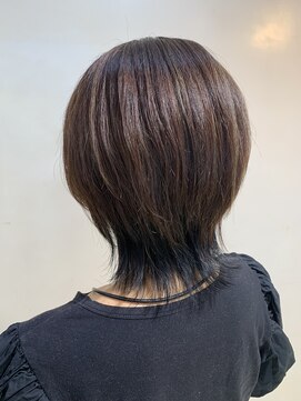 アズール 草加(azule) ショートウルフ ハイライトインナーカラー ベージュ