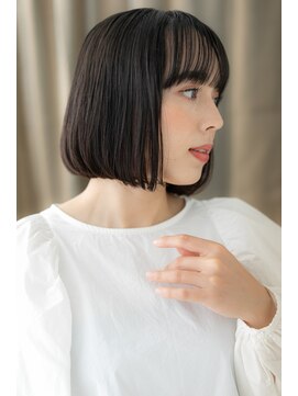カバーヘア ブリス 戸田公園西口店(COVER HAIR bliss) 小顔シースルーバング黒髪切りっぱなしボブY戸田公園30代40代