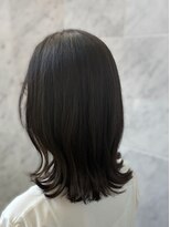 プラス アヴェダ(PLUS AVEDA) ツヤ感外ハネミディ