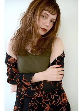 ミラバイグリーン(Mira by green) フェザーロング×ヴェールウエーブ【ベージュカラー】