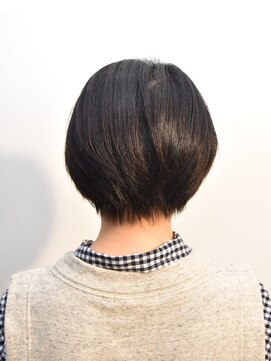 ヘアスタジオヘーフリヒ(HAIR STUDIO HoFLICH) 【大人ショートグラ】