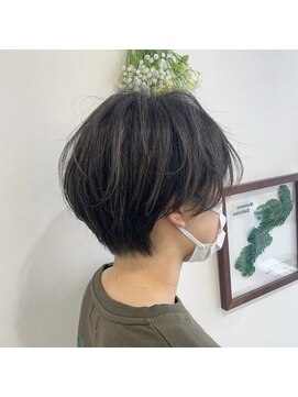 エルフ(elf) ハンサムショート×アッシュ　アッシュブラック