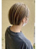 アフェクテュー 春日店(affectueux) 20代30代40代ミルクティー耳掛けショートボブ