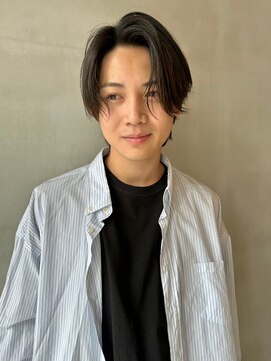 ニコ トウキョウ ロジック(nico TOKYO Logic) センターパートニュアンスパーマフェザーパーマ