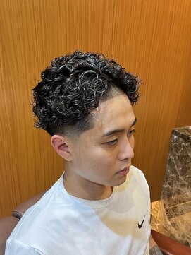 ヘアモード キクチ 銀座店 銀座　理容室　外国人風パーマ　テーパーフェード