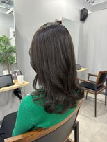 カミエ(kamie)&nbsp;ロングヘアを上品に。グレージュカラー×丁寧なカット