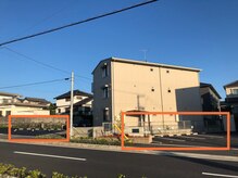 【駐車場のご案内】店舗横Ａ,B,C,D４台、隣アパート内1台(看板があります)　コインランドリー手前(砂利)3台