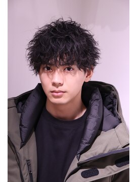 ネイビー(NAVY) 無造作束感 ウェーブパーマ スタイリング簡単 マッシュウルフ