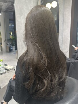 シティ(CITY) ツヤ髪×オリーブベージュ×レイヤーカット 【CHICA】